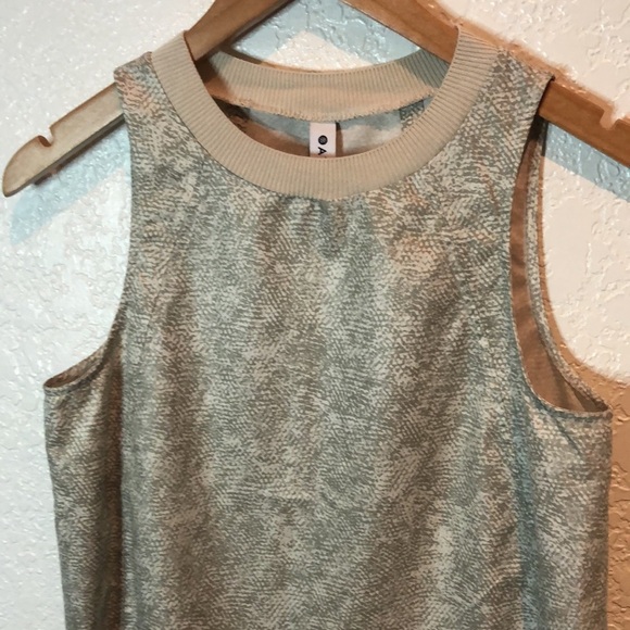 Athleta Zephyr Print Tank Top - Viper Grey ☆ - Picture 3 of 15